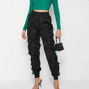 MANIÈRE DE VOIR Nylon Bungee Ruched Cargo Pants - Black/Green
